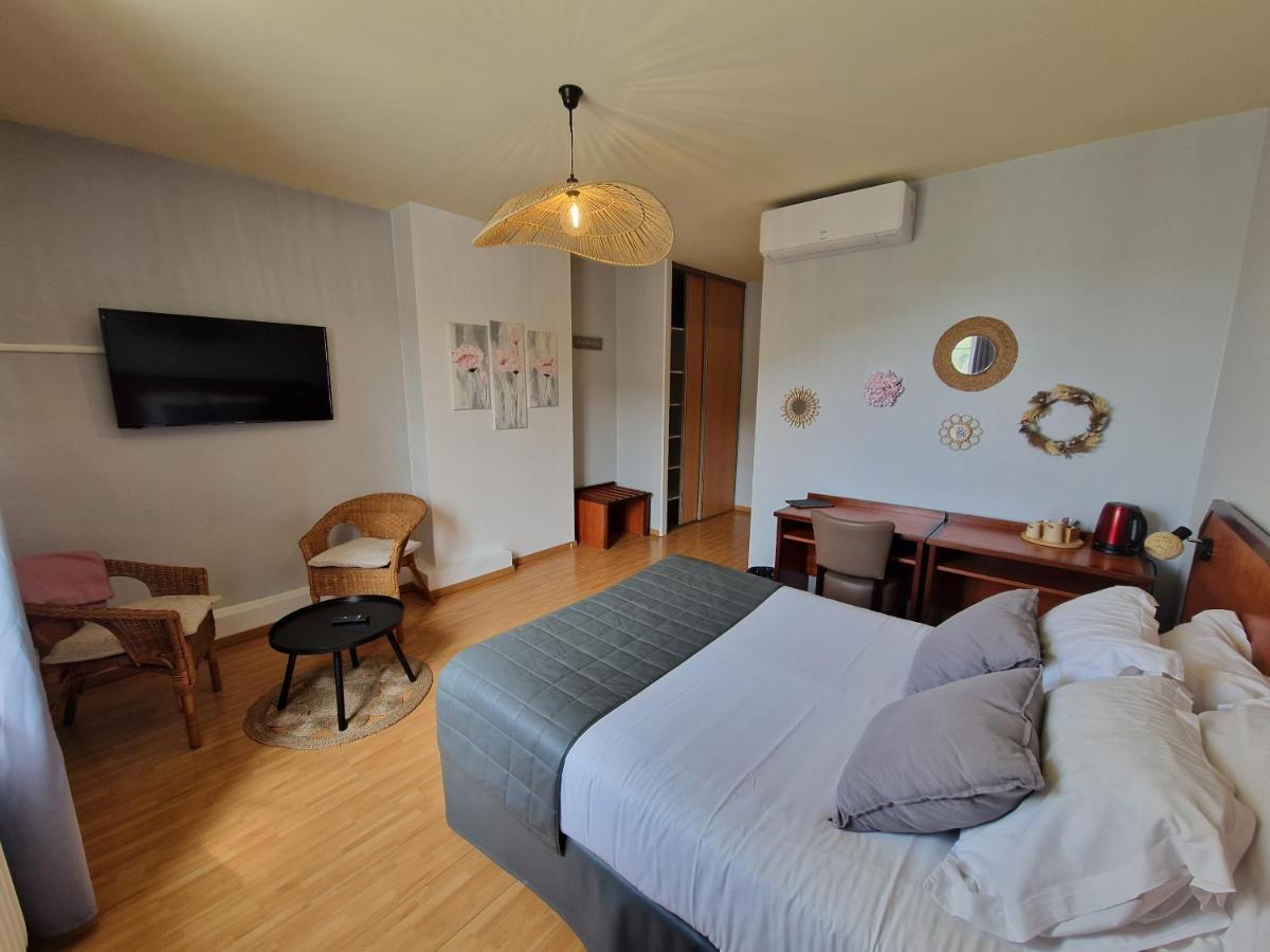 Hotel Restaurant La Traverse Cénac-et-Saint-Julien المظهر الخارجي الصورة